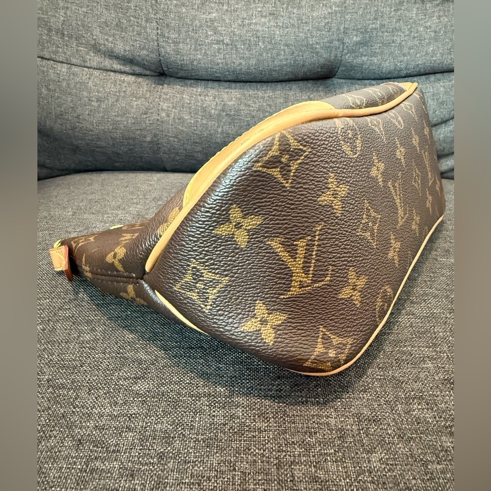 ✨ Louis Vuitton Boulogne PM ✨ FIRM PRICE - Just updated new pics and video ⚡️ - Picture 7 of 17